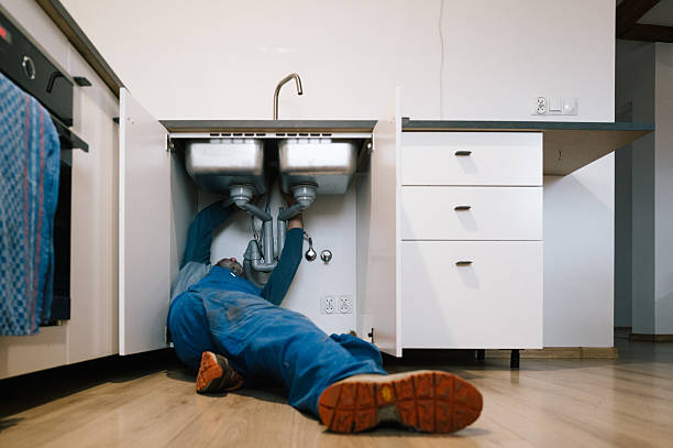 Professional Leak Detection technician working in Kingston, AR